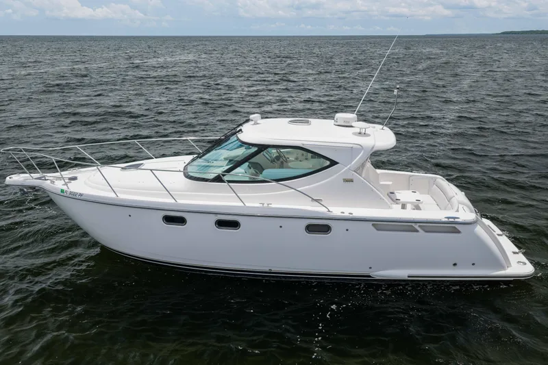 Slide: The Image of Tiara 3500 Sovran LE 2010 - 3