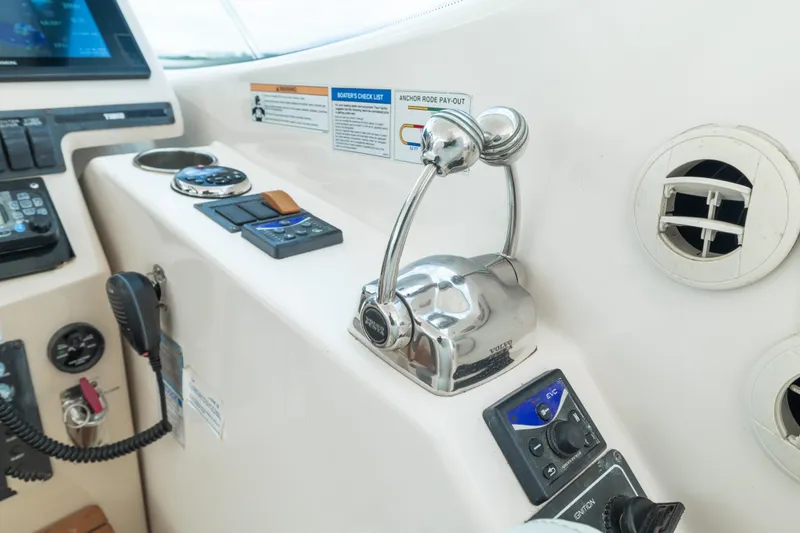 Slide: The Image of Tiara 3500 Sovran LE 2010 - 35