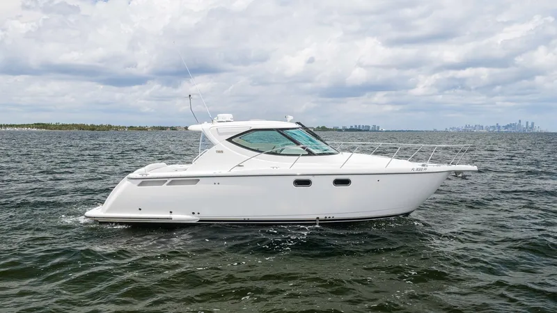 Slide: The Image of Tiara 3500 Sovran LE 2010 - 5