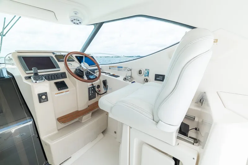 Slide: The Image of Tiara 3500 Sovran LE 2010 - 31