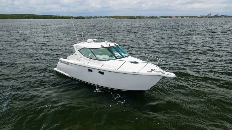 Slide: The Image of Tiara 3500 Sovran LE 2010 - 4