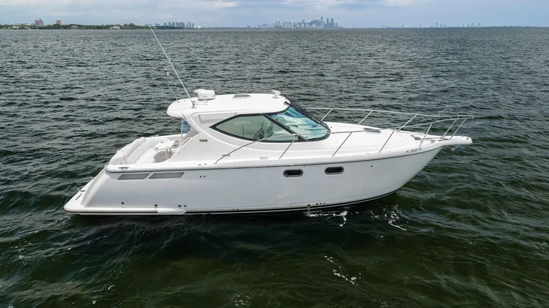 Slide: The Image of Tiara 3500 Sovran LE 2010 - 6