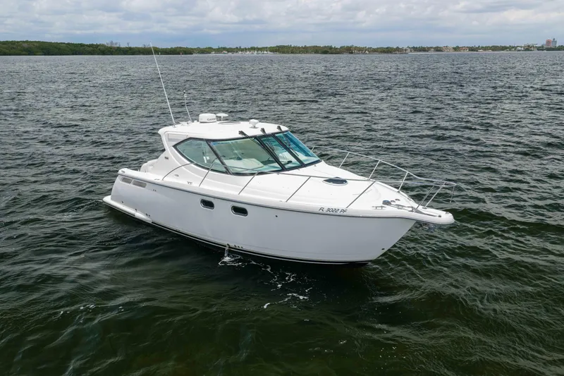 Slide: The Image of Tiara 3500 Sovran LE 2010 - 9