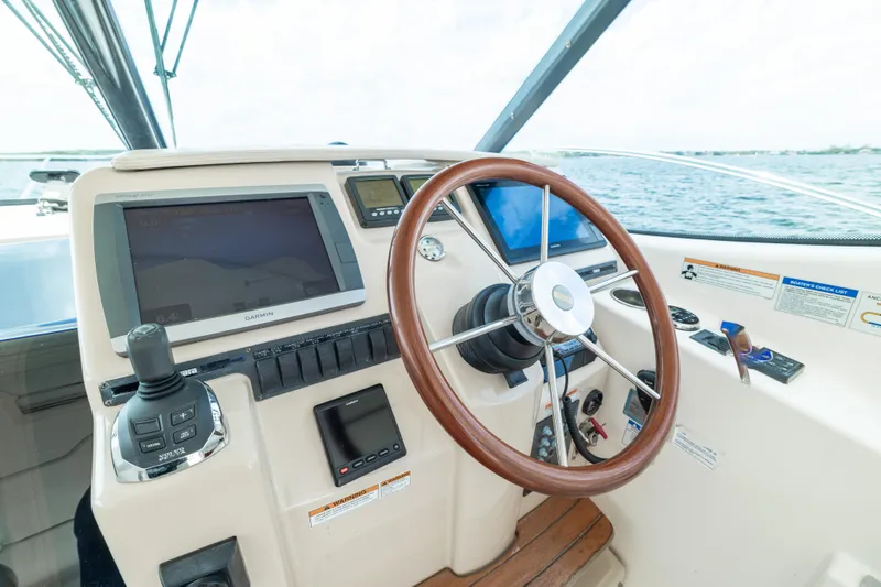 Slide: The Image of Tiara 3500 Sovran LE 2010 - 33