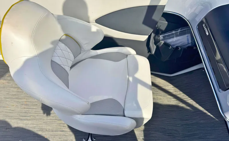 Slide: The Image of Glastron Hours GTS200 stk number 2020 - 11