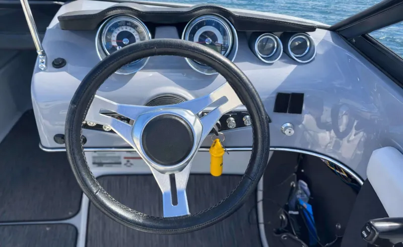 Slide: The Image of Glastron Hours GTS200 stk number 2020 - 26