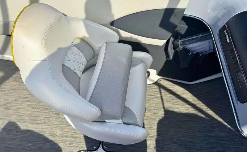 Slide: The Image of Glastron Hours GTS200 stk number 2020 - 31