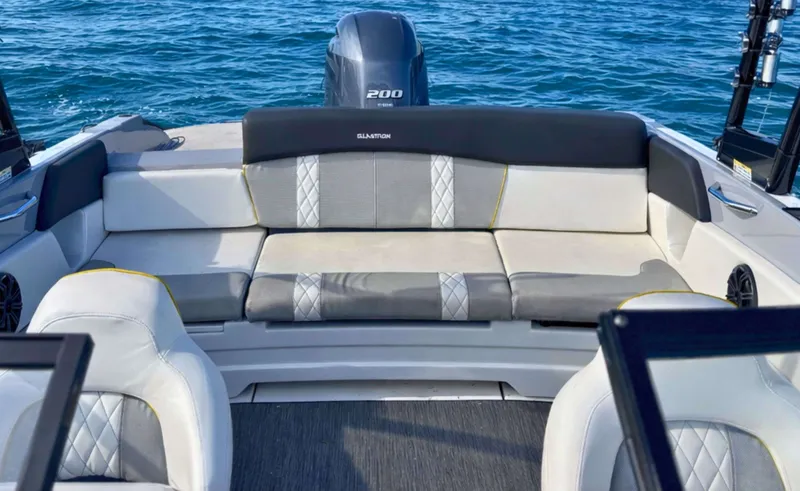 Slide: The Image of Glastron Hours GTS200 stk number 2020 - 36