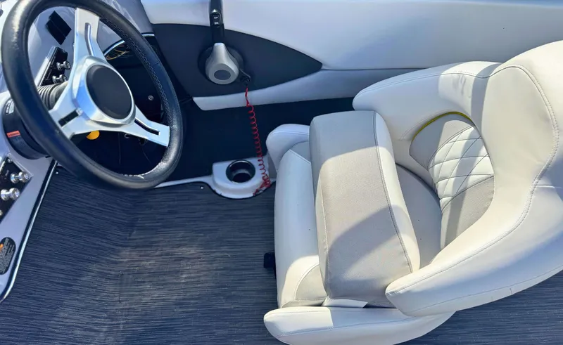 Slide: The Image of Glastron Hours GTS200 stk number 2020 - 46