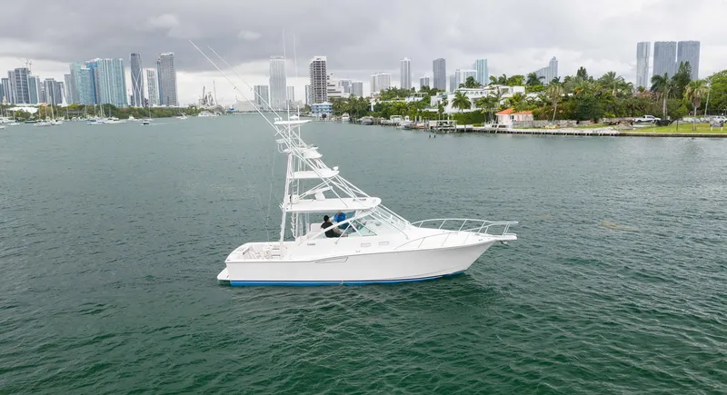 The Image of Cabo 35 Express 2006 - 0