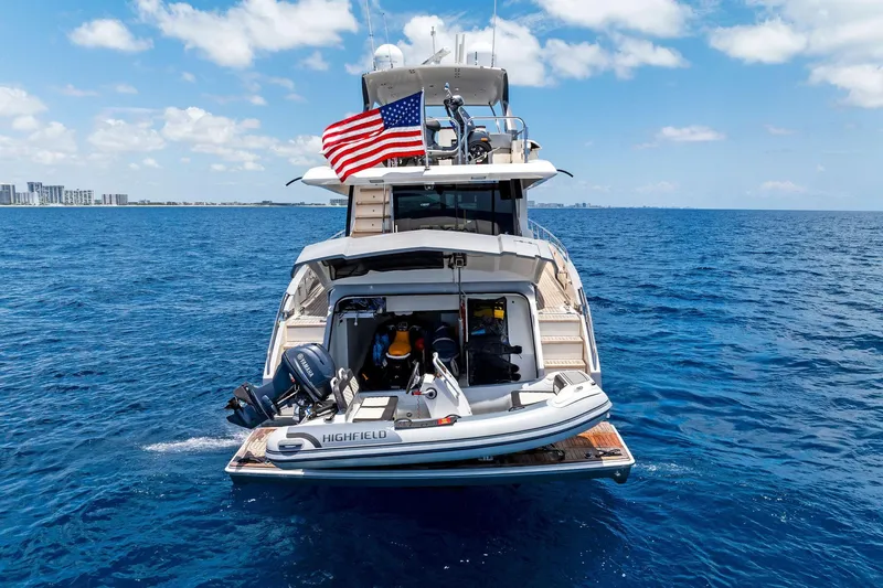 Slide: The Image of Lazzara Yachts 64 2014 - 6