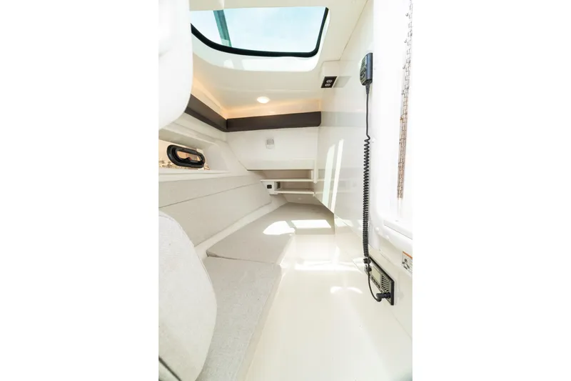 Slide: The Image of Sea Ray SLX 350 Outboard 2023 - 49