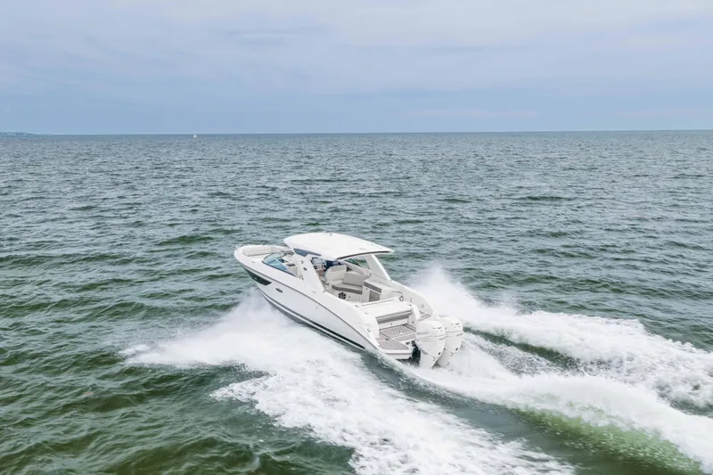 Slide: The Image of Sea Ray SLX 350 Outboard 2023 - 19