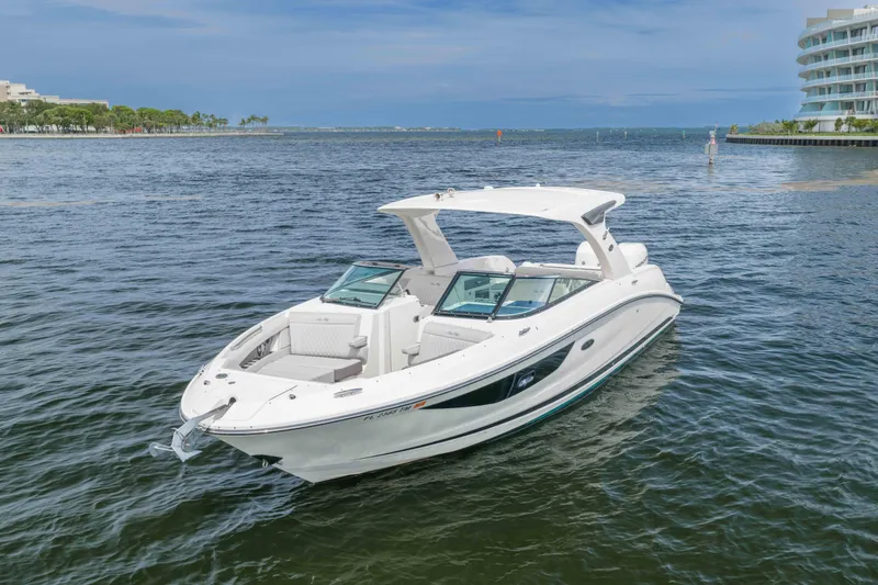 Slide: The Image of Sea Ray SLX 350 Outboard 2023 - 8