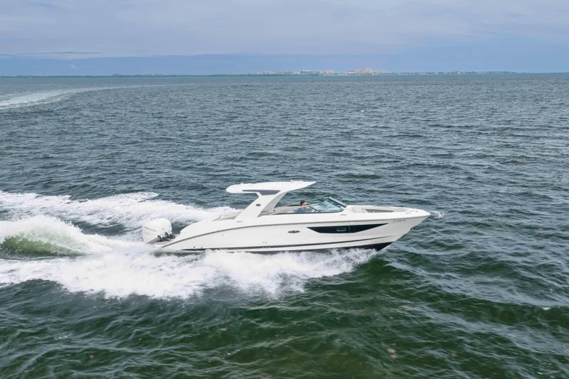 Slide: The Image of Sea Ray SLX 350 Outboard 2023 - 21
