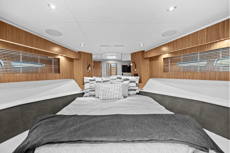 Slide: The Image of Cruisers Yachts 50 Cantius 2025 - 39