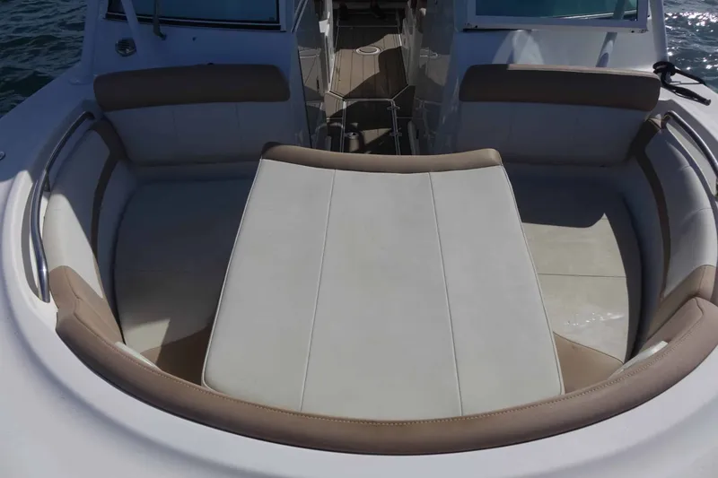 Slide: The Image of Parker Marine 2540 Dual Console 2018 - 13