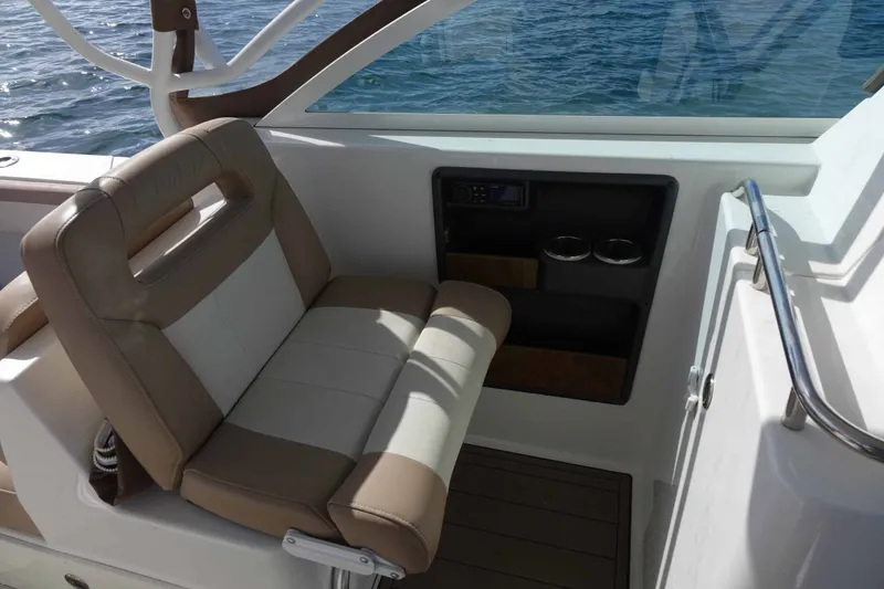 Slide: The Image of Parker Marine 2540 Dual Console 2018 - 8
