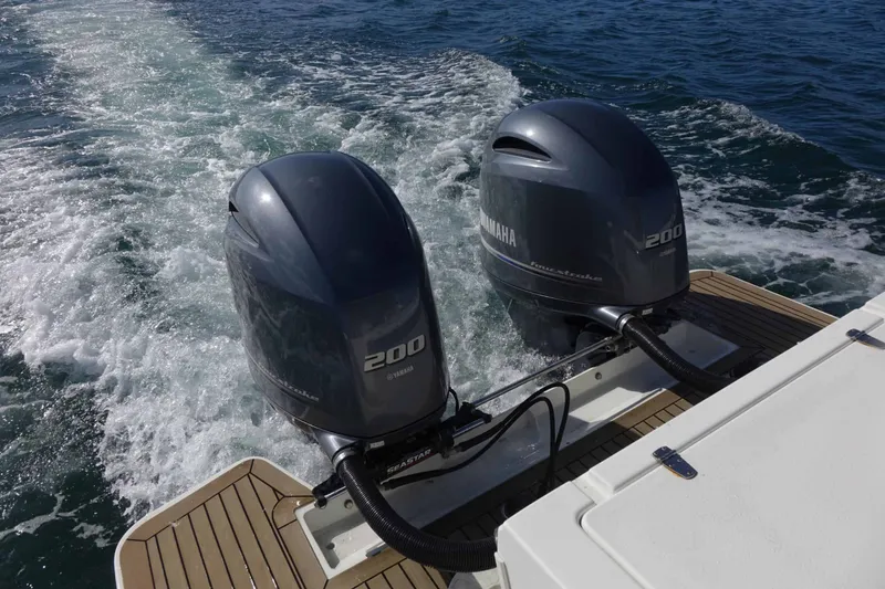 Slide: The Image of Parker Marine 2540 Dual Console 2018 - 17