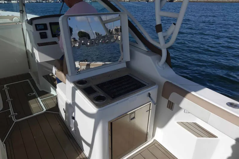 Slide: The Image of Parker Marine 2540 Dual Console 2018 - 15