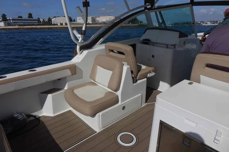 Slide: The Image of Parker Marine 2540 Dual Console 2018 - 14