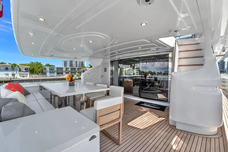 Slide: The Image of Ferretti Custom Line 94 2002 - 32
