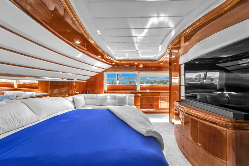 Slide: The Image of Ferretti Custom Line 94 2002 - 102