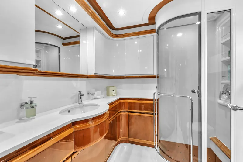 Slide: The Image of Ferretti Custom Line 94 2002 - 81