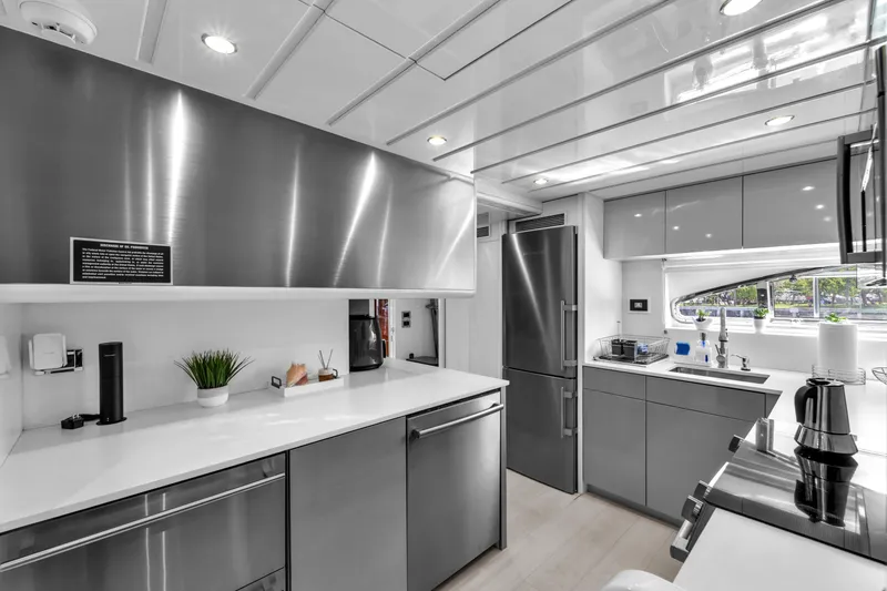 Slide: The Image of Ferretti Custom Line 94 2002 - 49