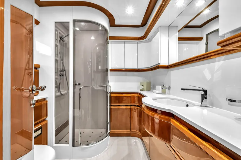 Slide: The Image of Ferretti Custom Line 94 2002 - 85