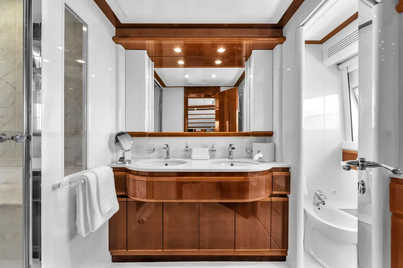 Slide: The Image of Ferretti Custom Line 94 2002 - 104