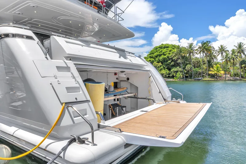 Slide: The Image of Ferretti Custom Line 94 2002 - 110