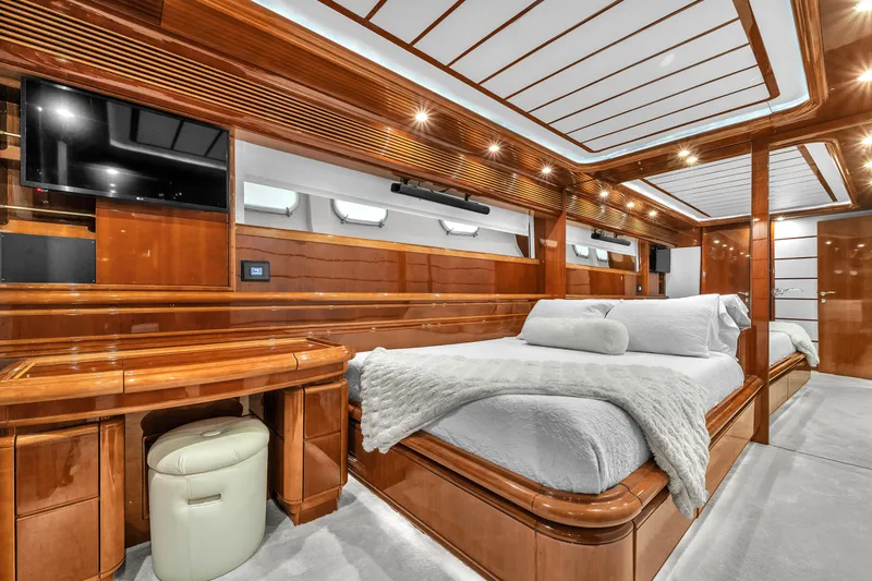 Slide: The Image of Ferretti Custom Line 94 2002 - 77