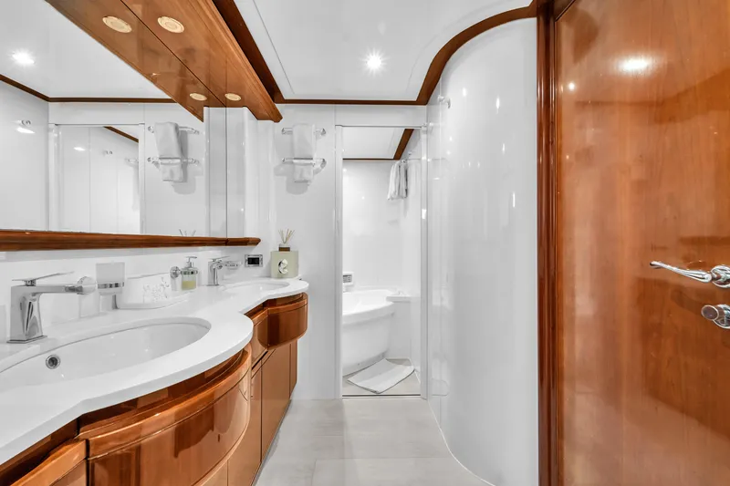 Slide: The Image of Ferretti Custom Line 94 2002 - 94