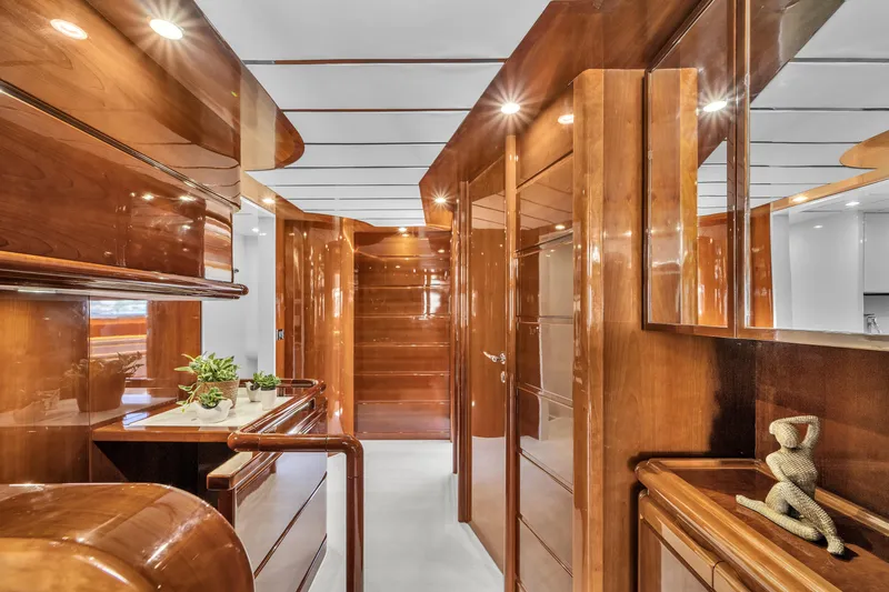 Slide: The Image of Ferretti Custom Line 94 2002 - 44
