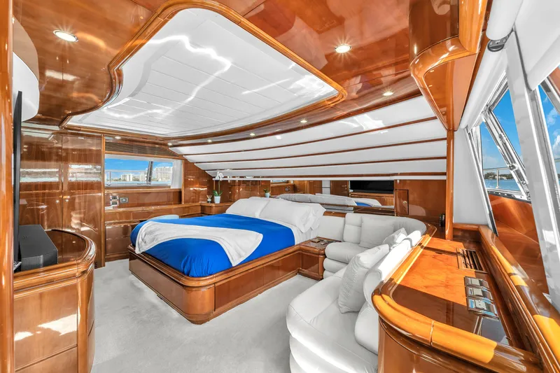Slide: The Image of Ferretti Custom Line 94 2002 - 100