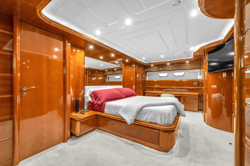 Slide: The Image of Ferretti Custom Line 94 2002 - 87