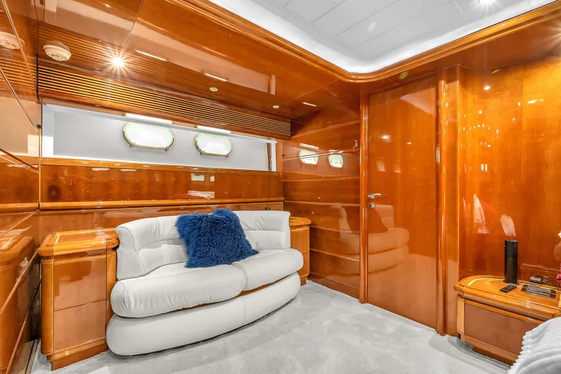 Slide: The Image of Ferretti Custom Line 94 2002 - 90