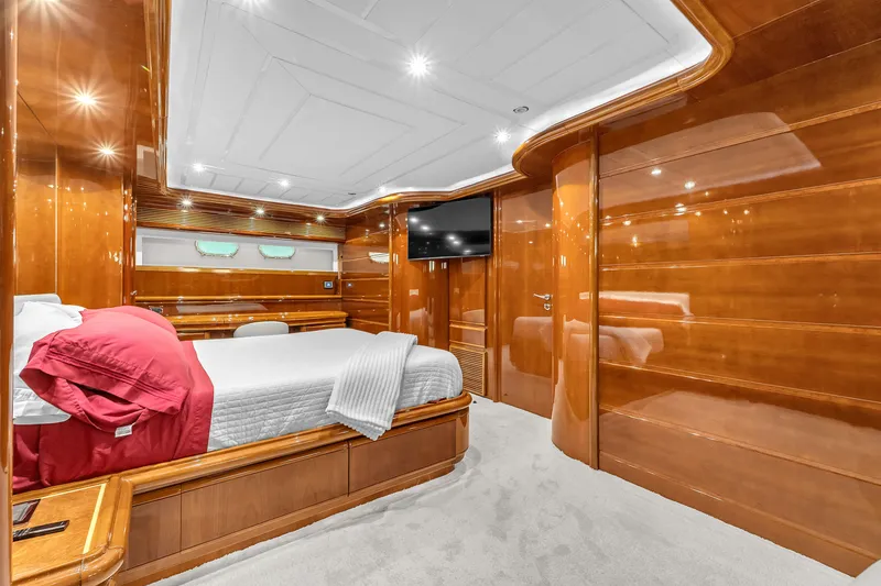 Slide: The Image of Ferretti Custom Line 94 2002 - 92