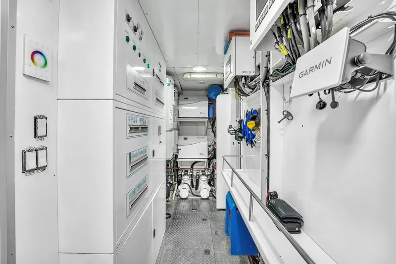 Slide: The Image of Ferretti Custom Line 94 2002 - 123