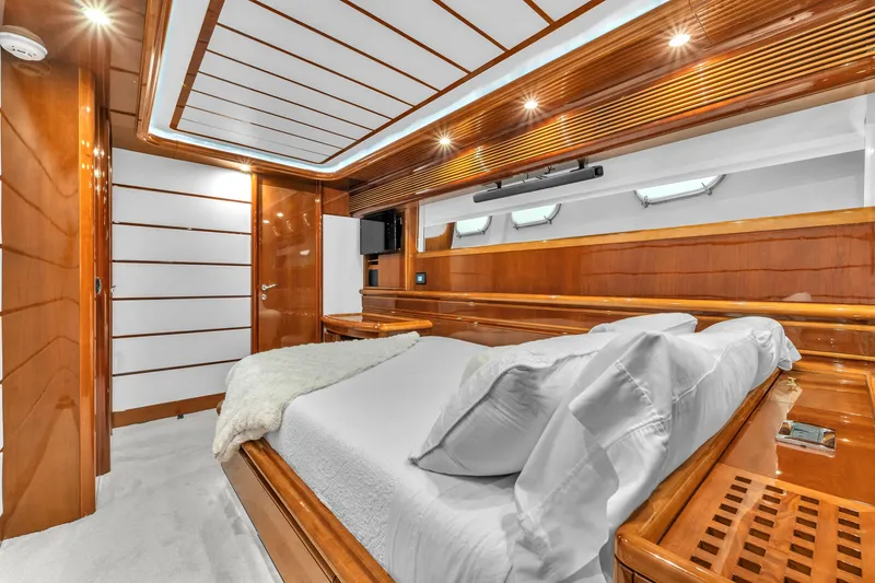 Slide: The Image of Ferretti Custom Line 94 2002 - 79