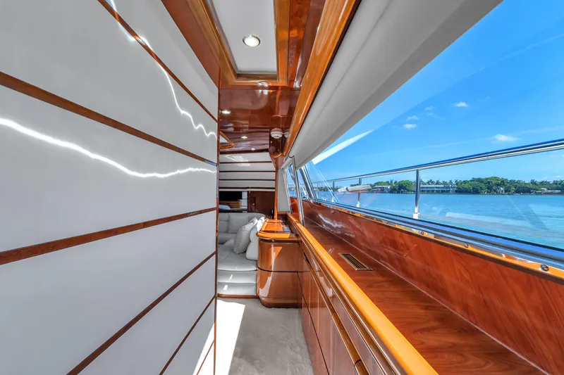 Slide: The Image of Ferretti Custom Line 94 2002 - 97