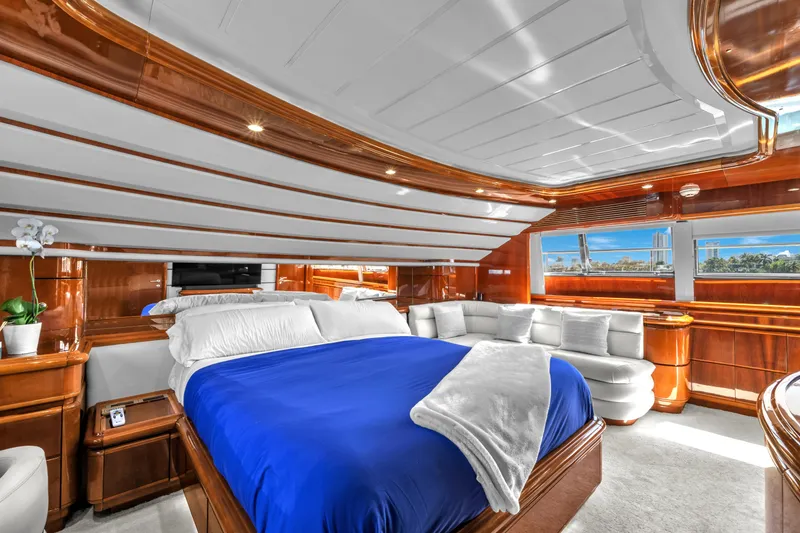 Slide: The Image of Ferretti Custom Line 94 2002 - 101