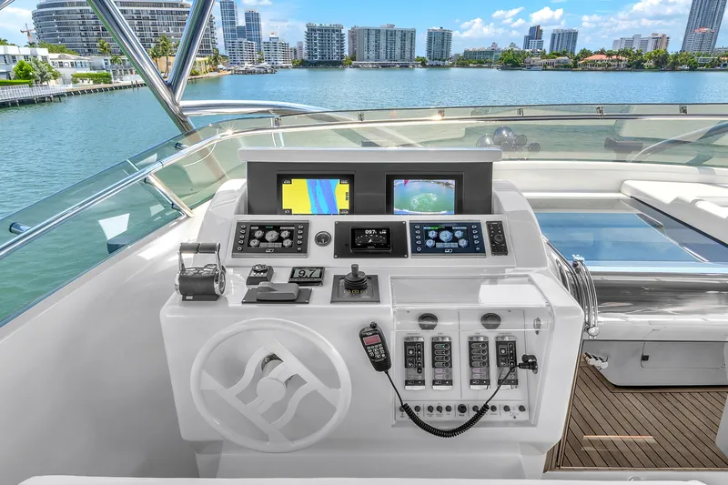 Slide: The Image of Ferretti Custom Line 94 2002 - 70