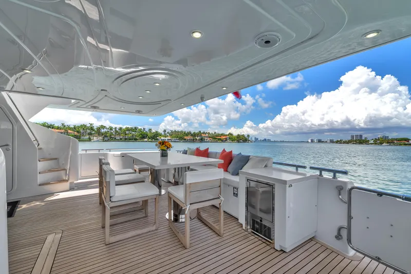 Slide: The Image of Ferretti Custom Line 94 2002 - 28