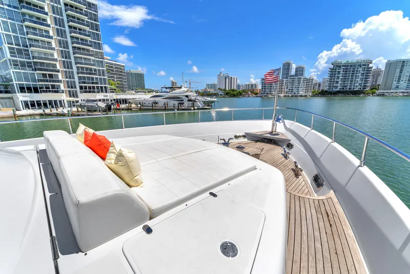 Slide: The Image of Ferretti Custom Line 94 2002 - 108