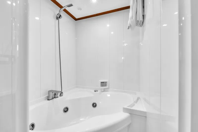Slide: The Image of Ferretti Custom Line 94 2002 - 96