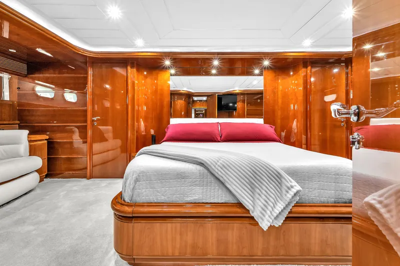 Slide: The Image of Ferretti Custom Line 94 2002 - 86