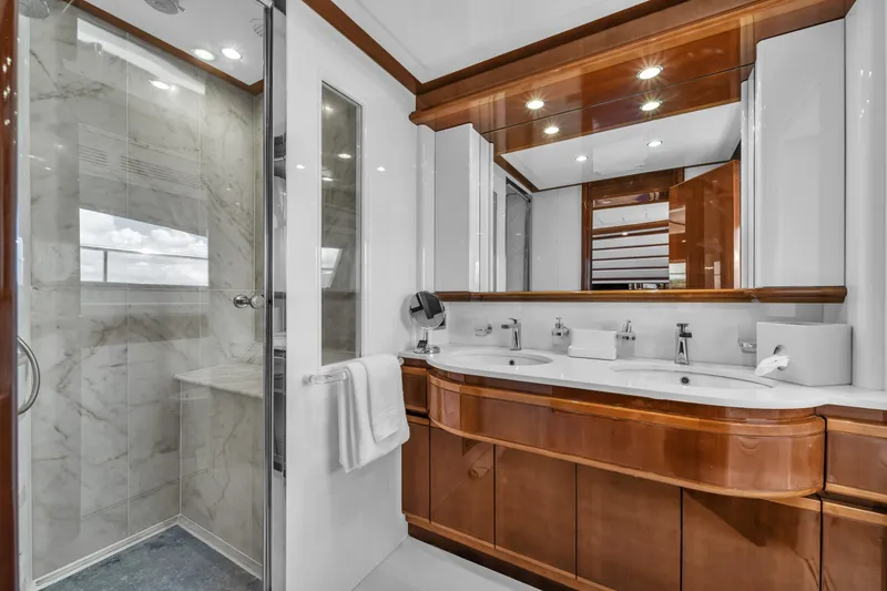 Slide: The Image of Ferretti Custom Line 94 2002 - 105
