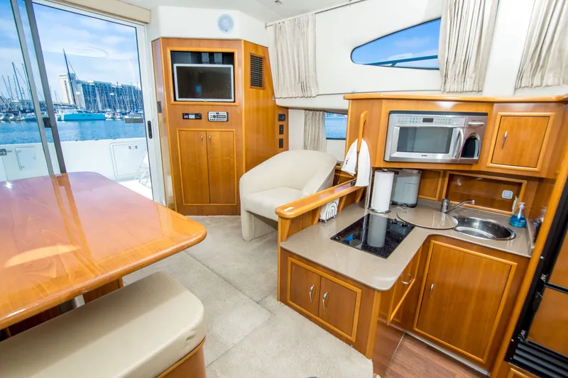 Slide: The Image of Carver Yachts 33 Super Sport 2006 - 22